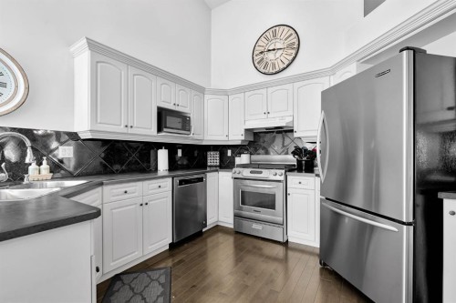 9 Chaparral Villas Se, Calgary, AB - Indoor Photo Showing Kitchen