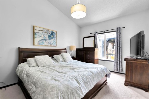 9 Chaparral Villas Se, Calgary, AB - Indoor Photo Showing Bedroom