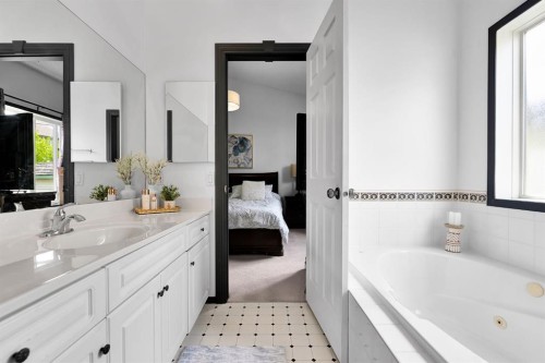 9 Chaparral Villas Se, Calgary, AB - Indoor Photo Showing Bathroom