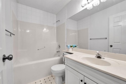 9 Chaparral Villas Se, Calgary, AB - Indoor Photo Showing Bathroom