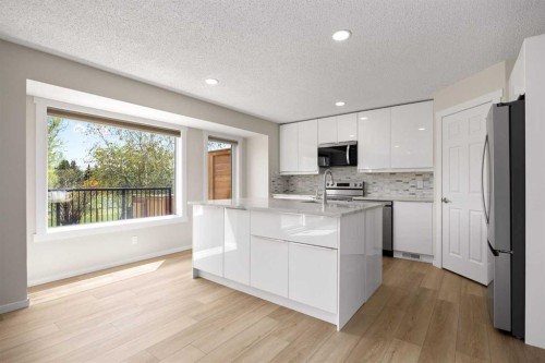 53 Riverview Close, Cochrane, AB 