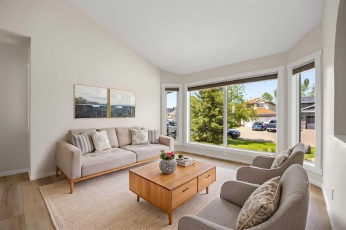 53 Riverview Close, Cochrane, AB 