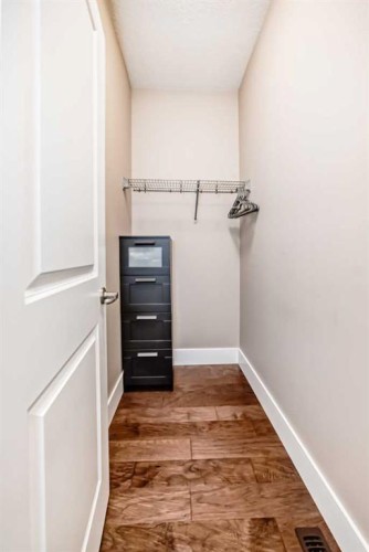 32 Westmore Place Sw, Calgary, AB 
