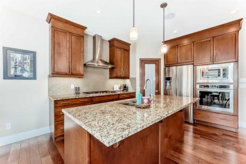 32 Westmore Place Sw, Calgary, AB 