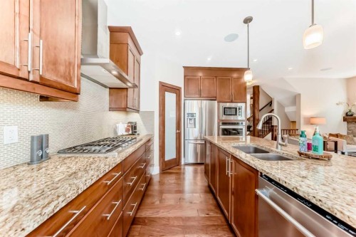 32 Westmore Place Sw, Calgary, AB 
