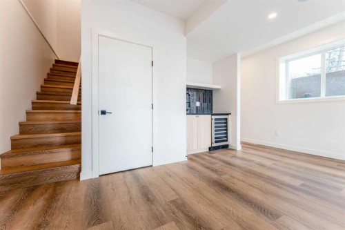 90 Hartford Road Nw, Calgary, AB - Indoor Photo Showing Other Room