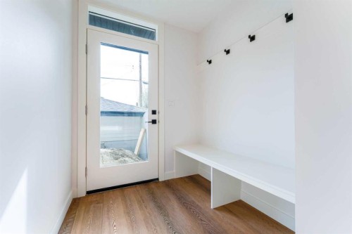 90 Hartford Road Nw, Calgary, AB - Indoor Photo Showing Other Room