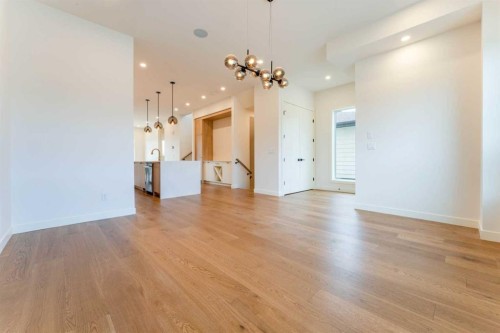 90 Hartford Road Nw, Calgary, AB - Indoor Photo Showing Other Room