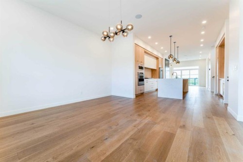 90 Hartford Road Nw, Calgary, AB - Indoor Photo Showing Kitchen