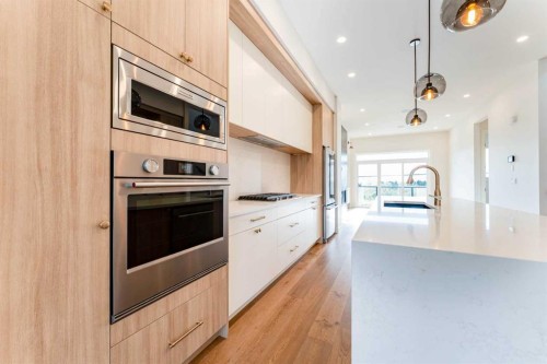 90 Hartford Road Nw, Calgary, AB - Indoor Photo Showing Kitchen