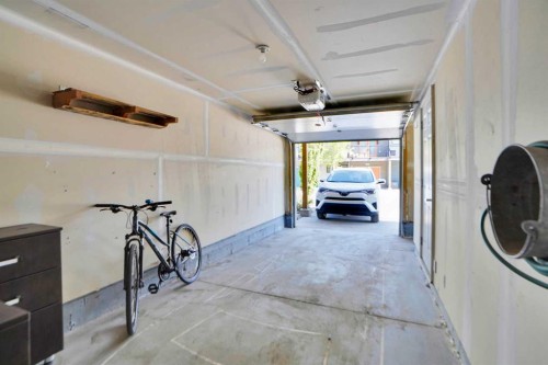281 Walden Drive Se, Calgary, AB - Indoor Photo Showing Garage