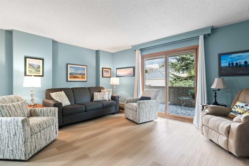101-410 7 Street Sw, High River, AB - Indoor Photo Showing Living Room