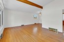 827 Maplewood Crescent Se, Calgary, AB  - Indoor Photo Showing Other Room 