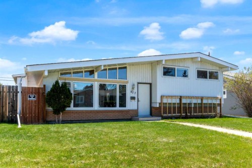 827 Maplewood Crescent Se, Calgary, AB - Outdoor
