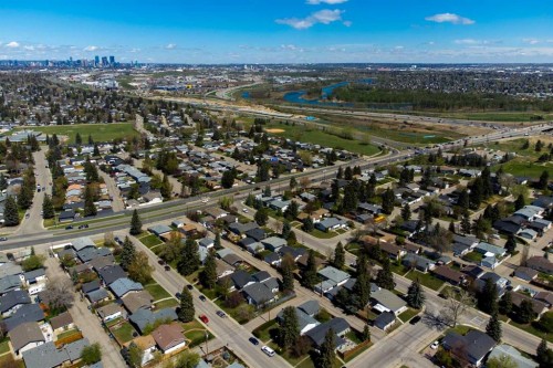 827 Maplewood Crescent Se, Calgary, AB - Outdoor With View