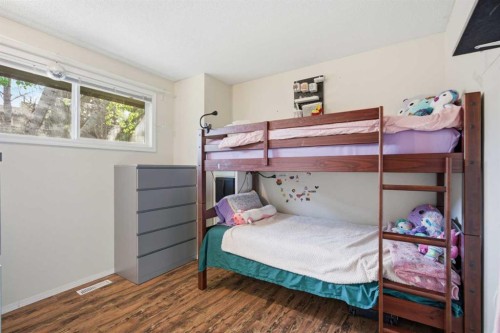 14816 1 Street Se, Calgary, AB - Indoor Photo Showing Bedroom