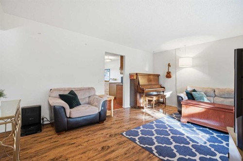 14816 1 Street Se, Calgary, AB - Indoor Photo Showing Living Room