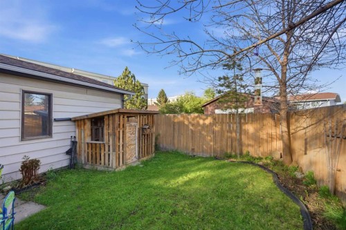 14816 1 Street Se, Calgary, AB - Outdoor
