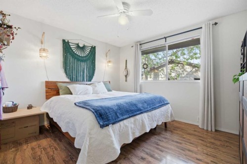 14816 1 Street Se, Calgary, AB - Indoor Photo Showing Bedroom