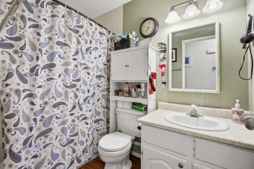 14816 1 Street Se, Calgary, AB - Indoor Photo Showing Bathroom