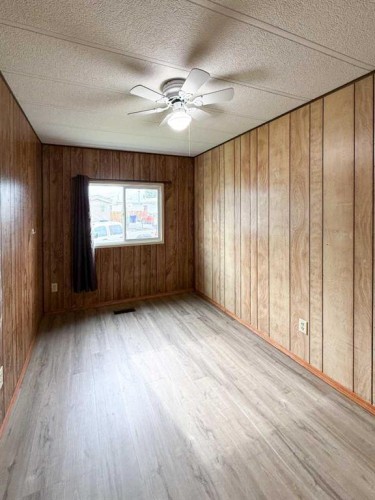 71-5800 46 Street, Olds, AB 