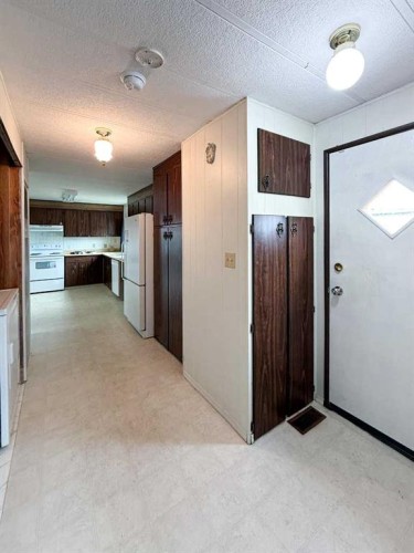 71-5800 46 Street, Olds, AB 