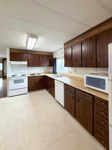 71-5800 46 Street, Olds, AB 