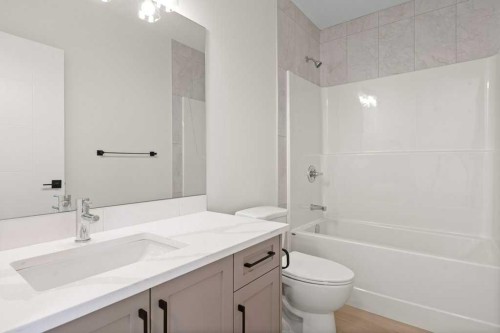 206 Monterey Bay Se, High River, AB - Indoor Photo Showing Bathroom