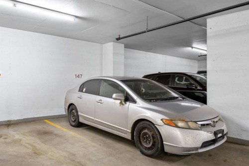808-615 6 Avenue Se, Calgary, AB - Indoor Photo Showing Garage