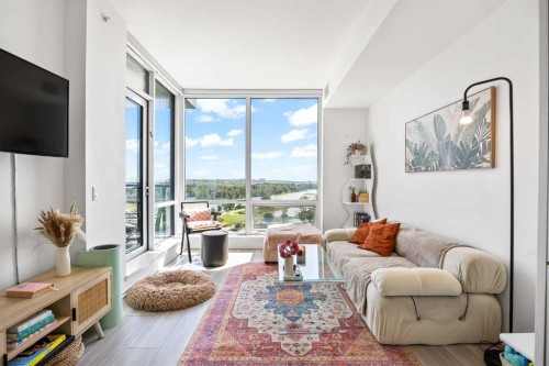 808-615 6 Avenue Se, Calgary, AB - Indoor Photo Showing Living Room
