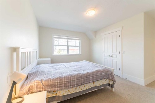 1024 Wentworth Rise Sw, Calgary, AB - Indoor Photo Showing Bedroom