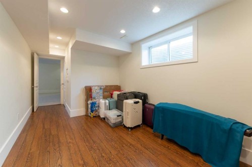 1024 Wentworth Rise Sw, Calgary, AB - Indoor Photo Showing Other Room