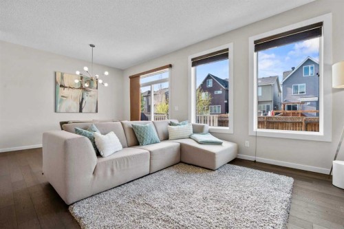 567 Evansborough Way Nw, Calgary, AB - Indoor Photo Showing Living Room