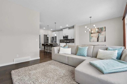 567 Evansborough Way Nw, Calgary, AB - Indoor Photo Showing Living Room