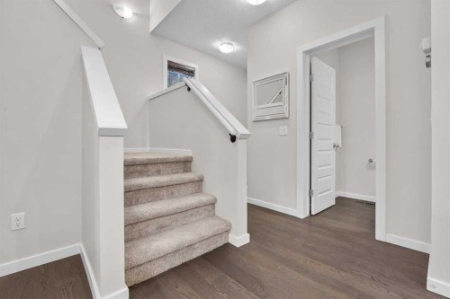 567 Evansborough Way Nw, Calgary, AB - Indoor Photo Showing Other Room