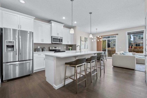 567 Evansborough Way Nw, Calgary, AB - Indoor Photo Showing Kitchen With Stainless Steel Kitchen With Upgraded Kitchen
