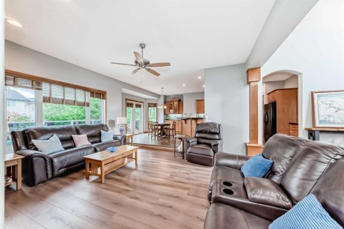 147 Oakmere Green, Chestermere, AB 