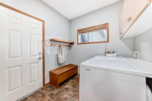 147 Oakmere Green, Chestermere, AB 