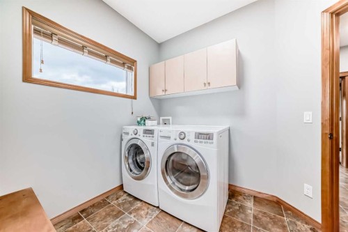 147 Oakmere Green, Chestermere, AB 