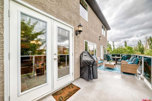 147 Oakmere Green, Chestermere, AB 