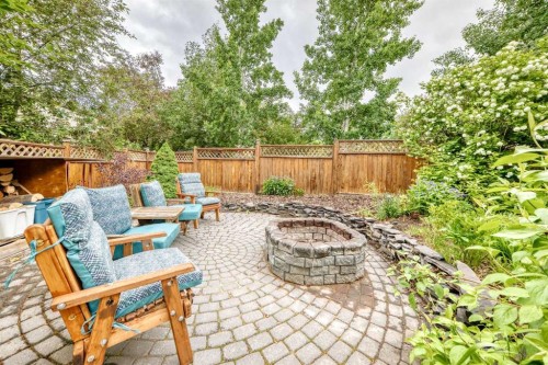 147 Oakmere Green, Chestermere, AB 