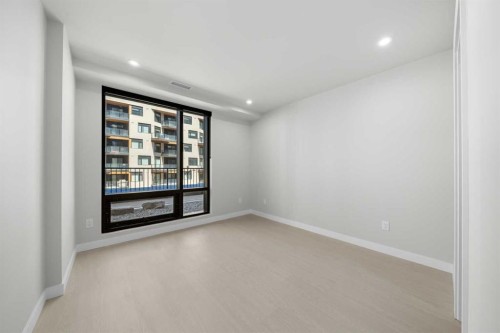 309-8375 Broadcast Avenue Sw, Calgary, AB - Indoor Photo Showing Other Room