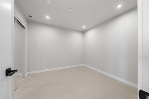 309-8375 Broadcast Avenue Sw, Calgary, AB - Indoor Photo Showing Other Room