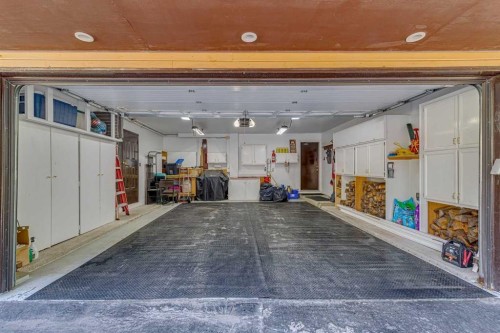 36 Cummer Place, Bragg Creek, AB - Indoor