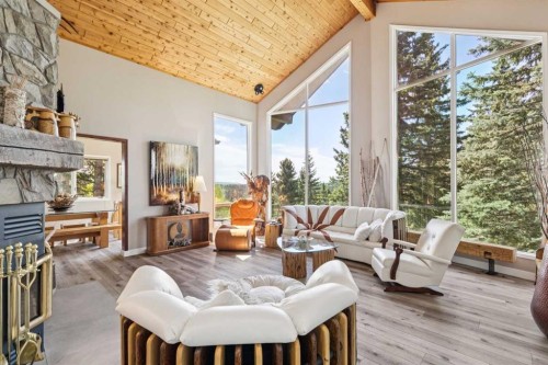 36 Cummer Place, Bragg Creek, AB - Indoor Photo Showing Living Room