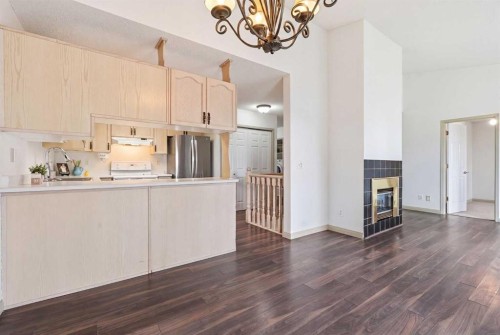 29 Edenwold Green Nw, Calgary, AB - Indoor Photo Showing Kitchen