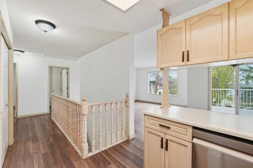 29 Edenwold Green Nw, Calgary, AB - Indoor Photo Showing Kitchen