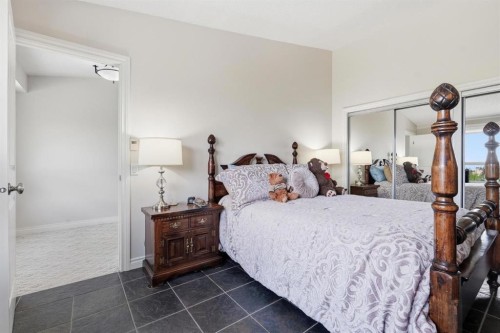 5807 Coach Hill Road Sw, Calgary, AB - Indoor Photo Showing Bedroom