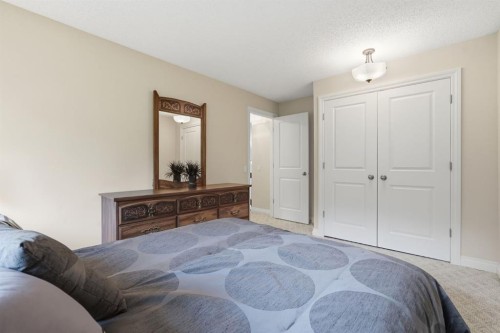 5807 Coach Hill Road Sw, Calgary, AB - Indoor Photo Showing Bedroom