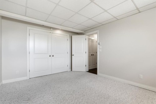 5807 Coach Hill Road Sw, Calgary, AB - Indoor Photo Showing Other Room